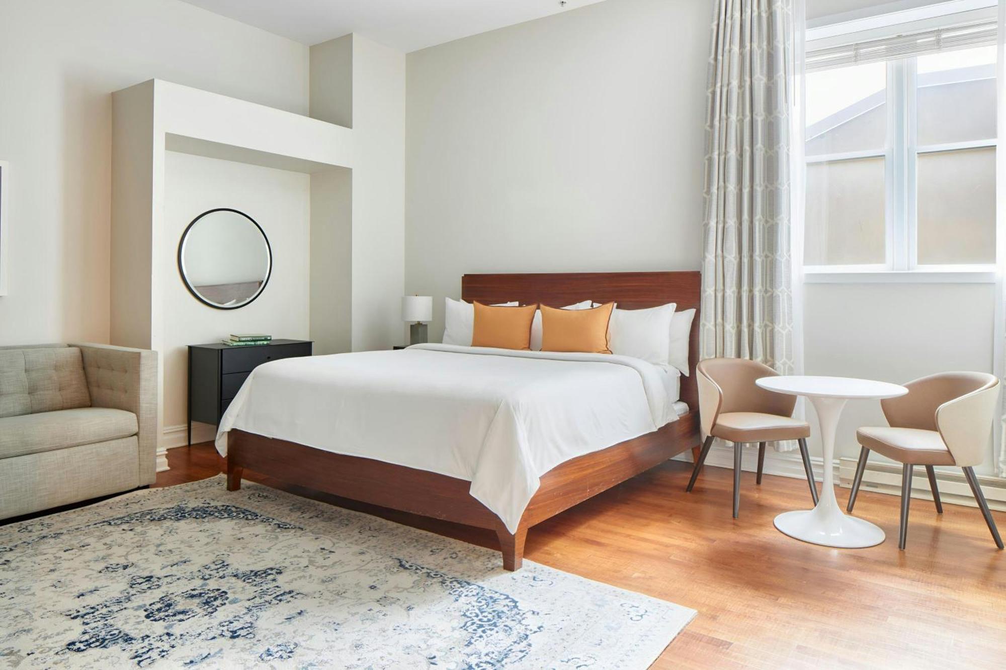 Hotel The Arco Midtown Village, Sonder