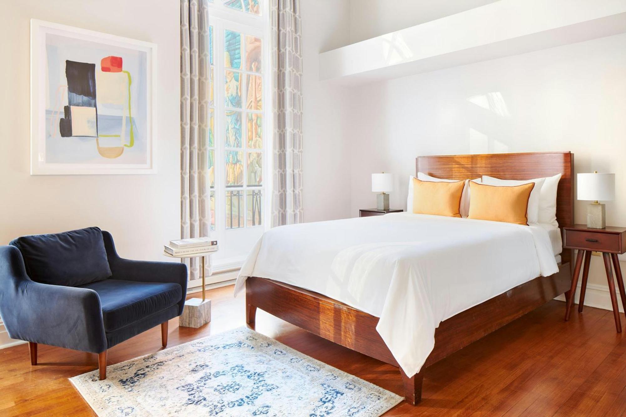The Arco Midtown Village, Sonder
