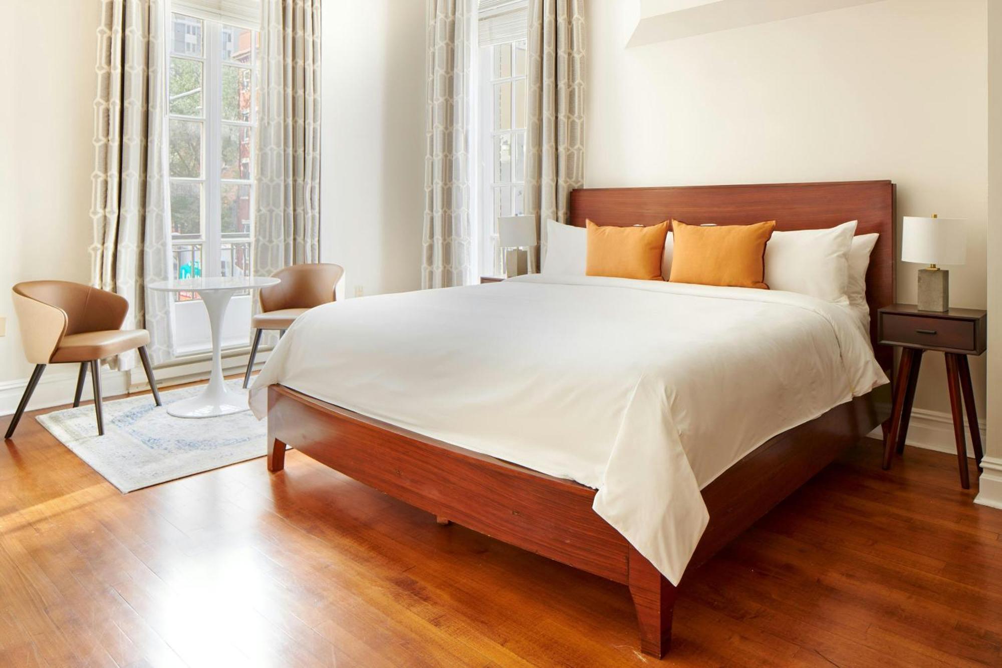 The Arco Midtown Village, Sonder